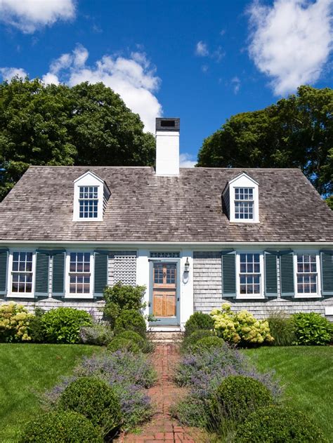 cape cod style house colors